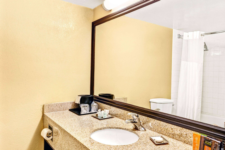 Bathroom 9