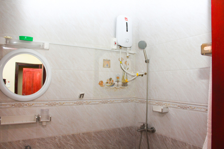 Bathroom 3, Glory Palace Hotel, Cotonou