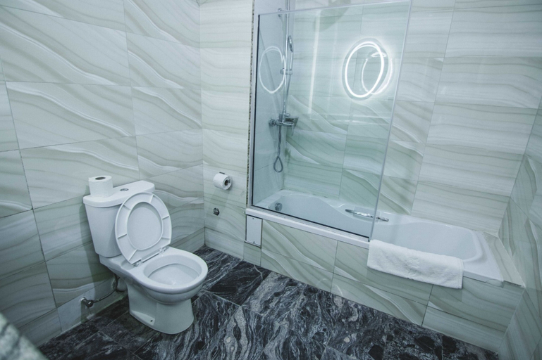 Bathroom 3, BON HOTEL PLATINUM, Enugu North
