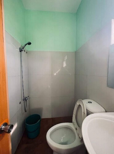 Bathroom 3, A and A Bed & Breakfast Inn powered by Cocotel, Legazpi City