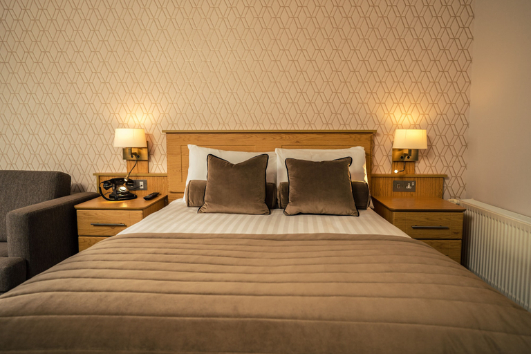 Bedroom 3, County Arms Birr