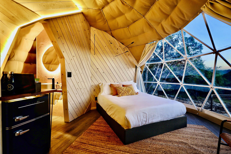 Bedroom 3, Missing Hotel, Burnet