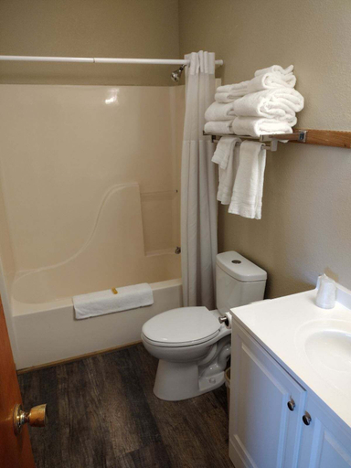 Bathroom 4, Cape Hatteras Motel, Dare