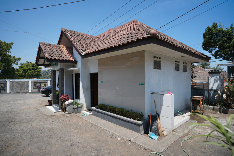 Exterior & Views 26