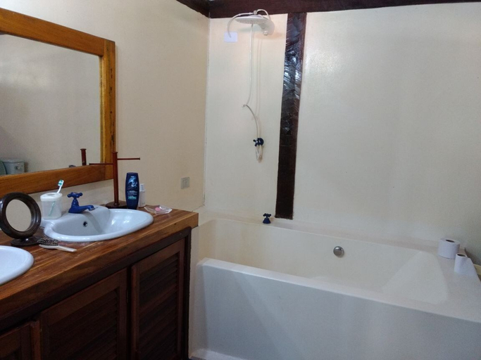 Bathroom, Bimba Hostel, Porto Seguro