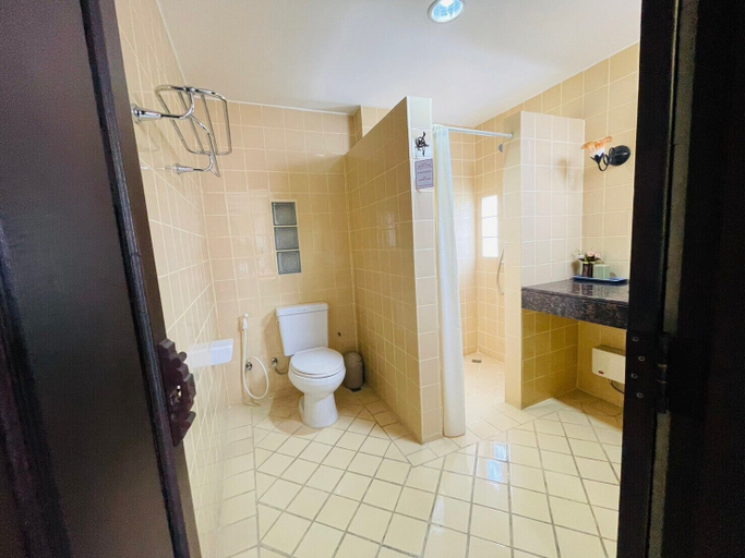 Bathroom 5, Na Thapae Chiangmai Hotel, Muang Chiang Mai