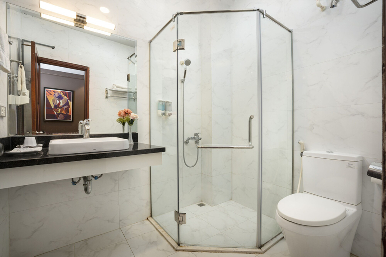 Bathroom 5, Hanoi Morning Hotel, Hoàn Kiếm