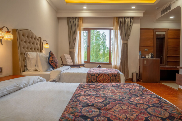 Bedroom 2, Hotel Gyalpo Residency - A Mountain View Luxury Hotel in Leh, Leh