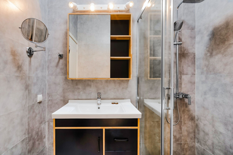 Bathroom 5, Sanders Home Suites - Inviting Downtown Studio, Attica