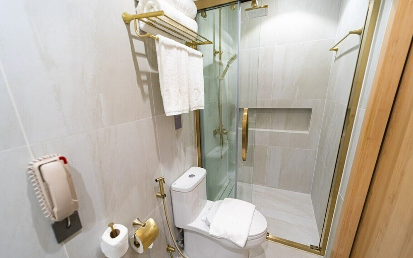 Bathroom 4, UMA Hotel and Residences, Naga City