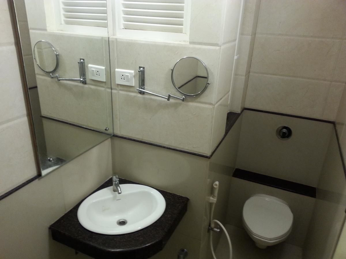 Bathroom, Hotel Raamus, Coimbatore