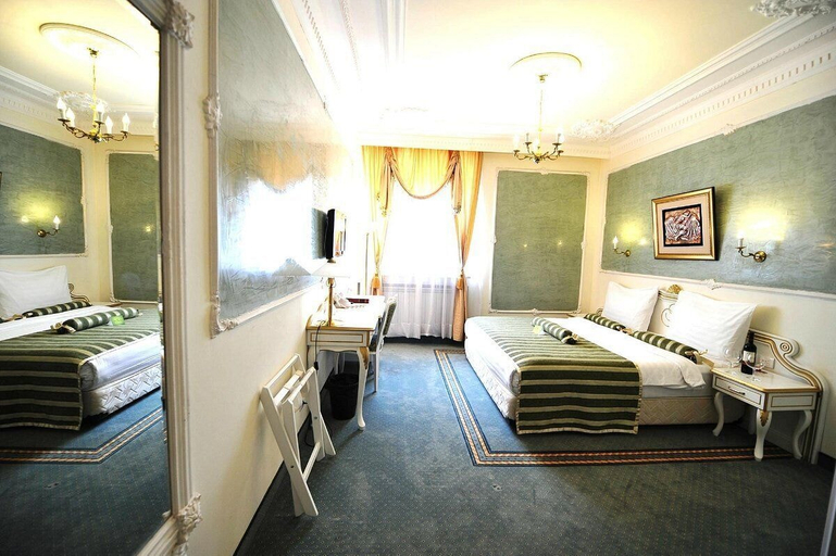 Bedroom 4, Queen's Astoria Design Hotel, Belgrade