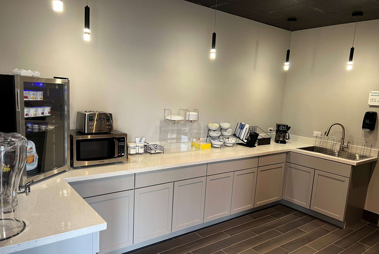 Food & Drinks 1, Ramada by Wyndham Studio Suites Dothan, Houston