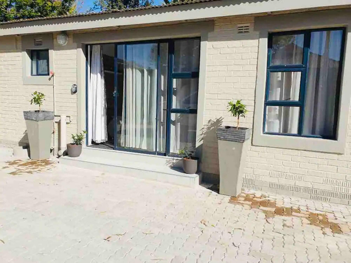 Exterior & Views 2, Contemporary 2 bed in Suburbs - 2080, Bulawayo