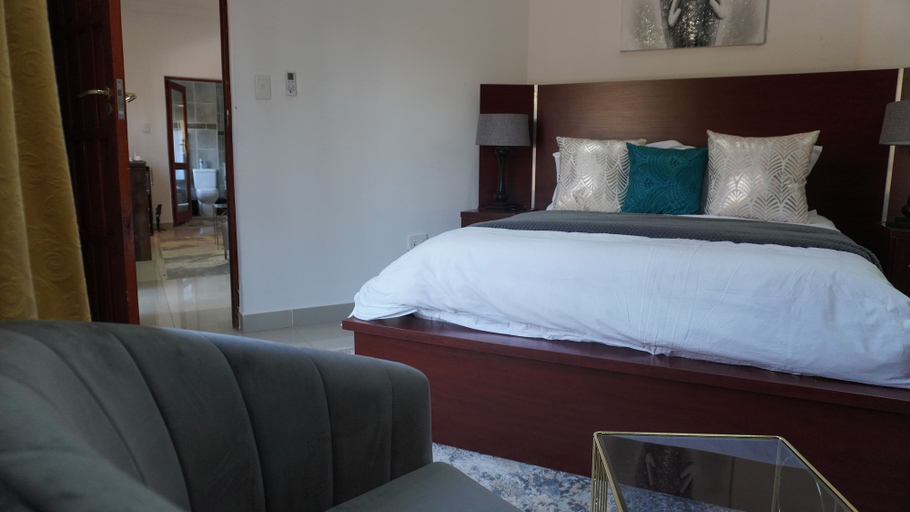Bedroom 3, Cradle Mount Hotel & Conference Centre, West Rand