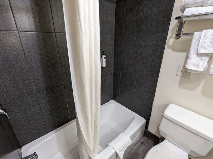 Bathroom 5, Valley Inn, Los Angeles