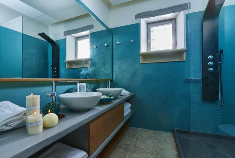 Room 5, Villa Rouga in Xirosterni, Crete