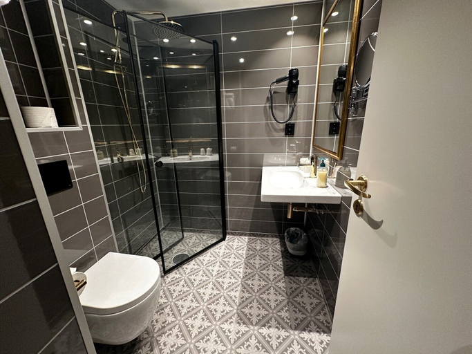Bathroom 3, Hofslund Fjord Hotel, Sogndal