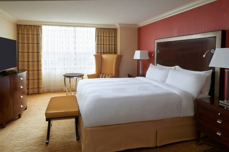 Bedroom 4, Toronto Airport Marriott Hotel, Toronto