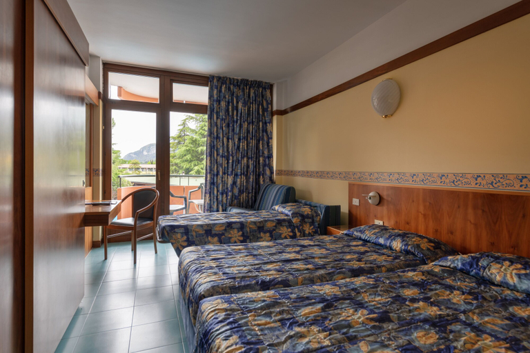 Bedroom 3, Hotel Royal, Verona
