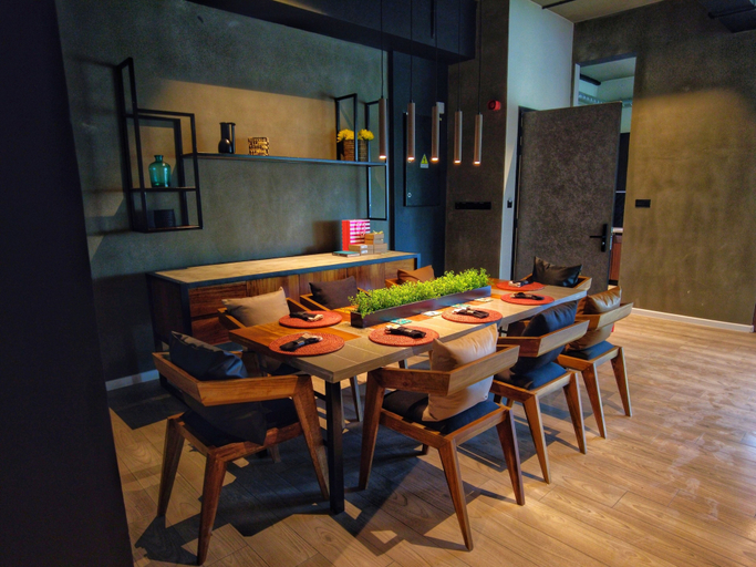 Food & Drinks, VAUX Park Street, Colombo