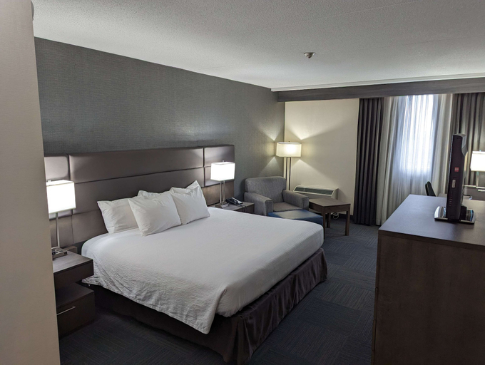 Bedroom 3, Best Western Plus Toronto Airport Hotel, Peel