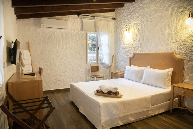 Bedroom 2, Anıt Konak, Çeşme