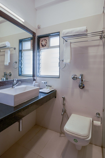 Bathroom 5, Sterling Stolen Heaven Lonavala, Pune