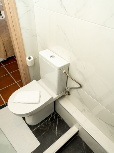 Bathroom 5, ALLAGIANNIS GROUP APARTMENTS, Attica