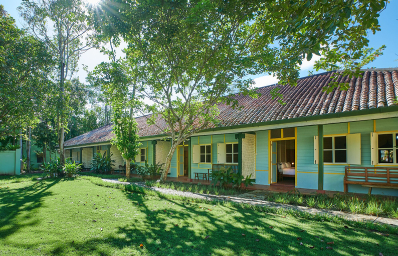 Exterior 5