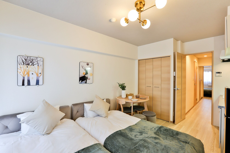 Bedroom 3, Ocean Nippombashi Higashi, Osaka