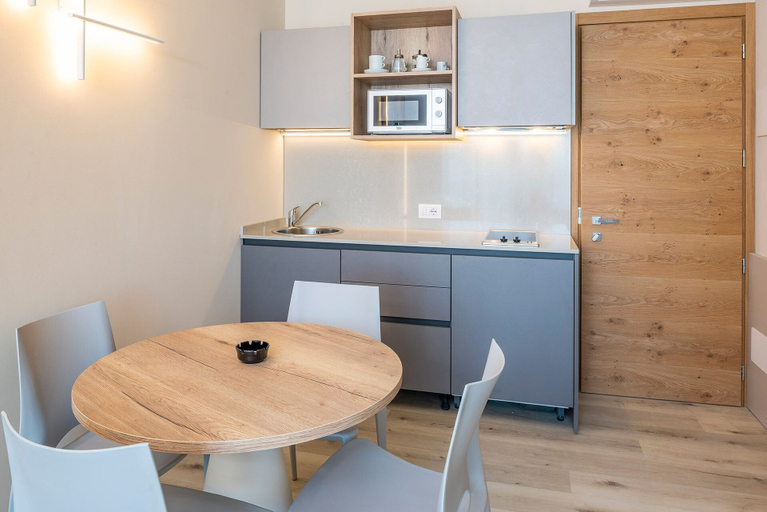 Others 5, Residence Panorama, Verona