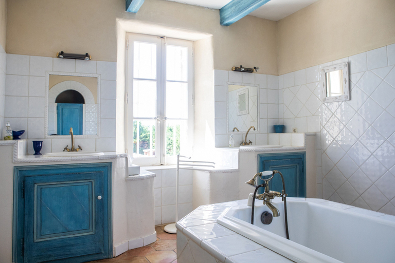 Bathroom 4, Mas du Jujubier, Bouches-du-Rhône