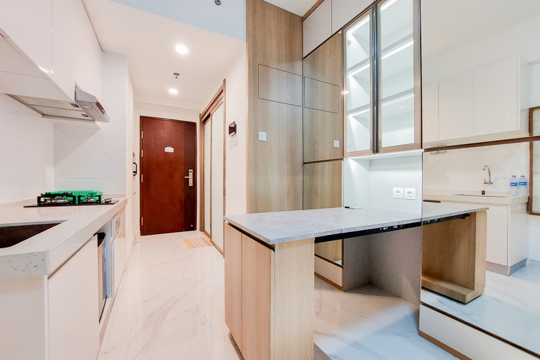 Bathroom 2, Nice Studio Apartment at Sky House BSD By Travelio, Tangerang Selatan