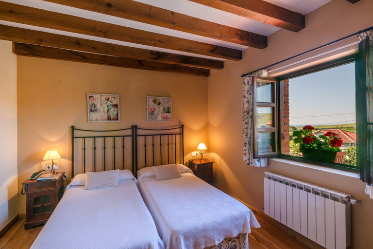 Bedroom 3, Posada Caborredondo, Cantabria