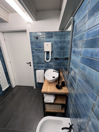 Bathroom 4