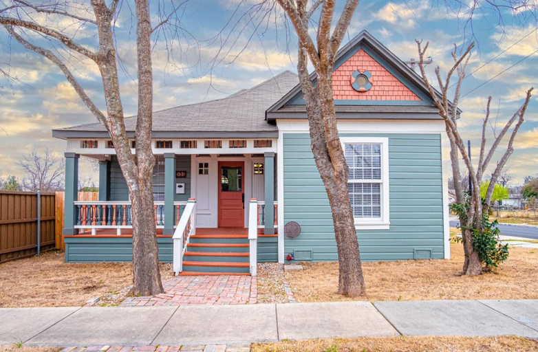 Others 5, Beautiful Craftmans 4BR 2 5BA Home Near Downtown, Bexar