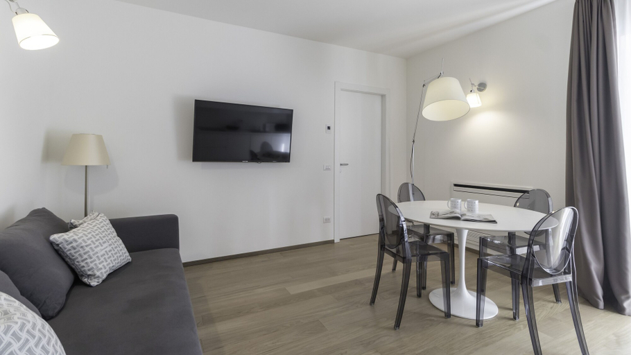 Others 4, Italianway - Corso Como 11, Milano