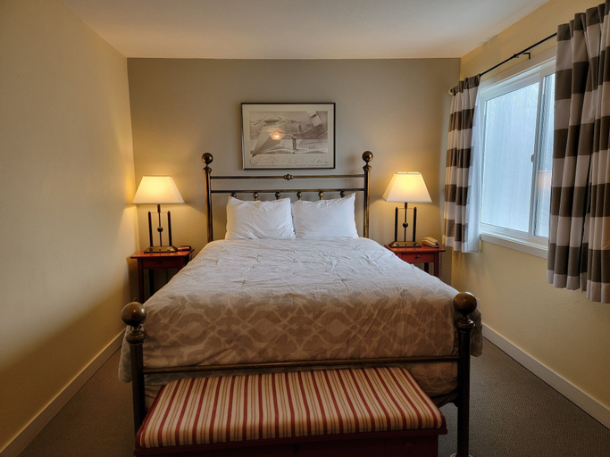 Bedroom 3, Chautauqua Resort & Conference Center, Pacific