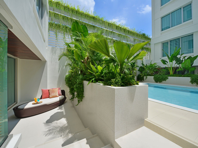 Swimming Pool 16