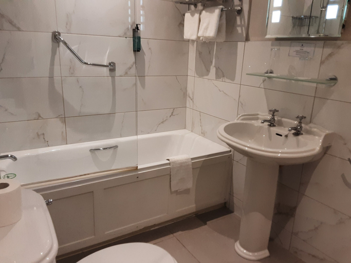 Bathroom 4, Leixlip Manor Hotel