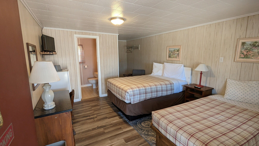 Bedroom 3, Nova Motel, Mason