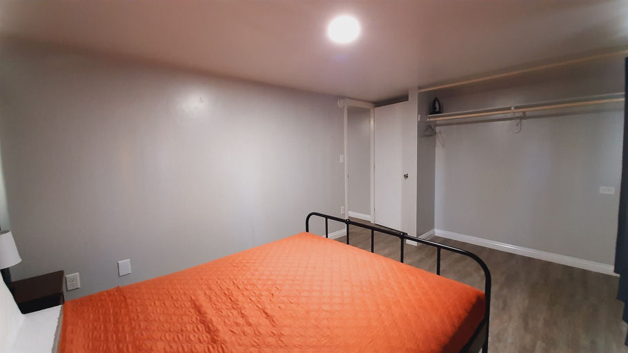 Bedroom 3, Sherwood Arms Motel, San Bernardino