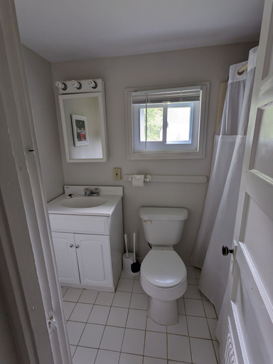 Bathroom, Perry's Motel and Cottages, Carroll