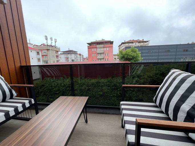 Balcony, PURPLE VIP SUITE, Merkez