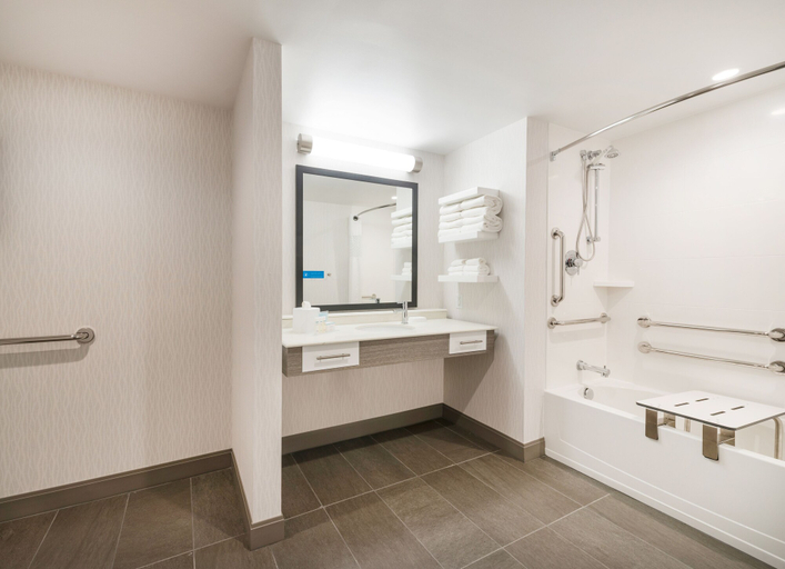 Bathroom 4, Hampton Inn & Suites Miami Wynwood Design District, Miami-Dade
