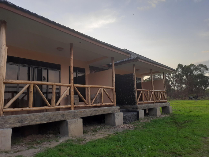 Others 2, Ishasha Pride Lodge, Kinkiizi