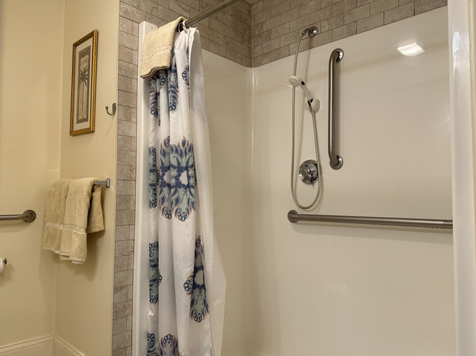 Bathroom 4, Oasis Guest House, Boston