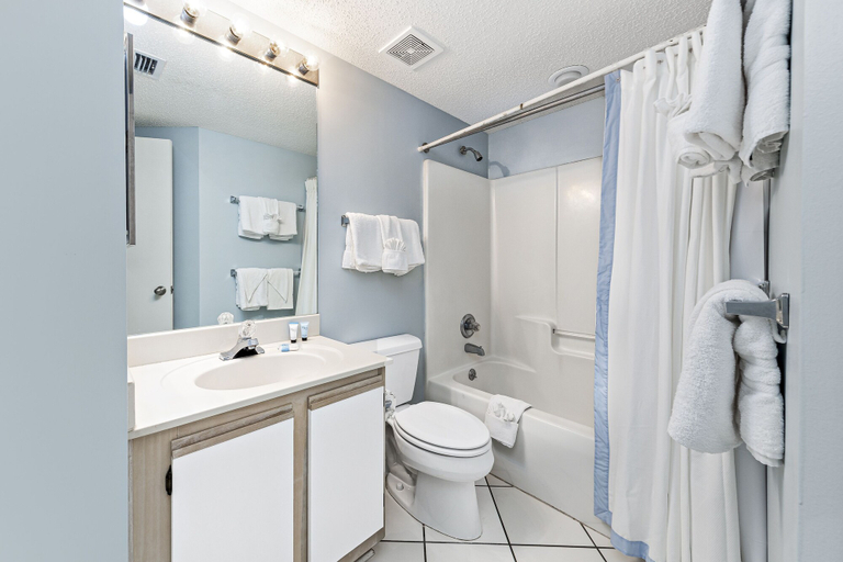 Bathroom 4, White Caps 204, Baldwin