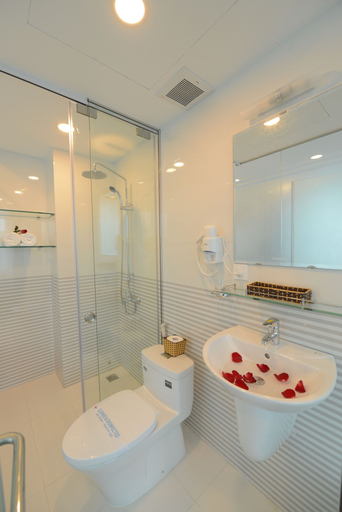 Bathroom 5, Hanoi Prime Center Hotel & Spa, Hoàn Kiếm